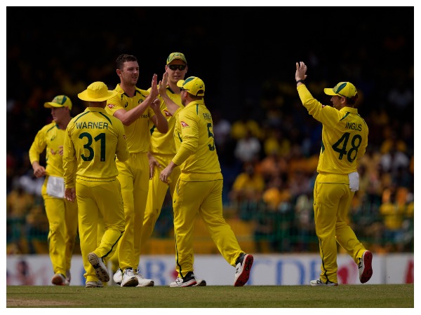 ಆಸ್ಟ್ರೇಲಿಯಾ ಆಡುವ ಬಳಗ