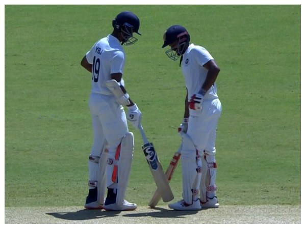 ಇತ್ತಂಡಗಳ ಆಡುವ ಬಳಗ ಹೀಗಿದೆ