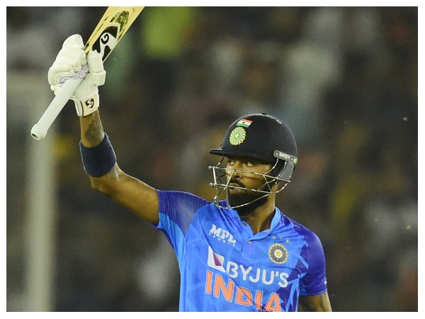 ಮೊದಲ ಪಂದ್ಯದಲ್ಲಿ ಸಿಡಿಲಬ್ಬರದ ಪ್ರದರ್ಶನ