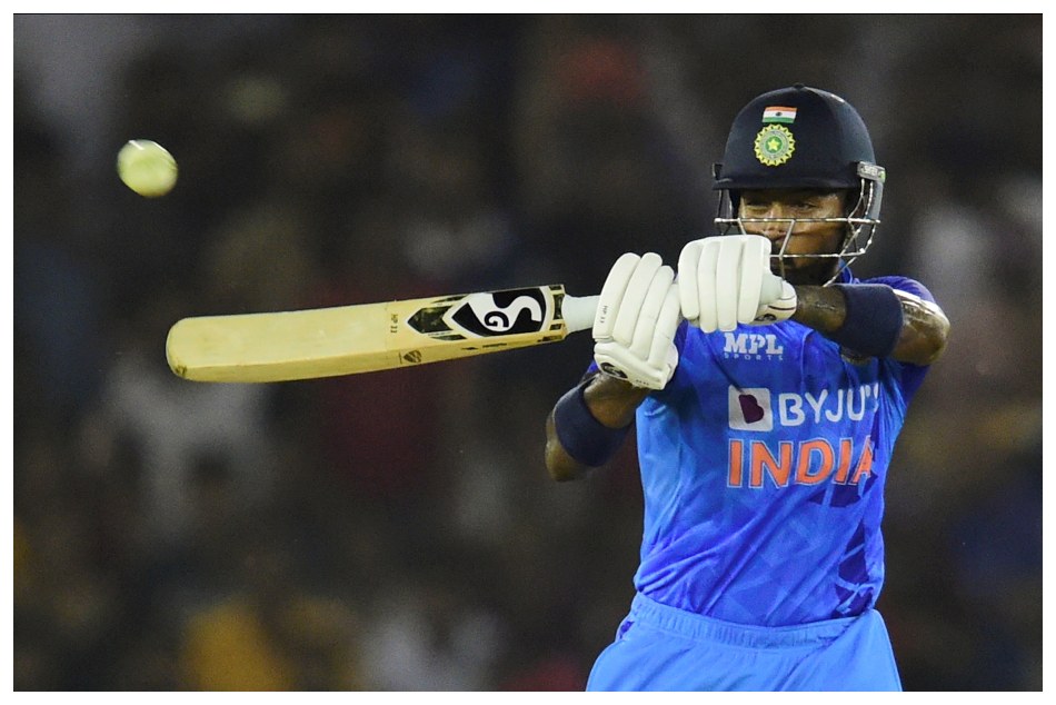 ಭಾರತ ಪರ ಅಬ್ಬರಿಸಿದ ಆಲ್‌ರೌಂಡರ್ ಹಾರ್ದಿಕ್ ಪಾಂಡ್ಯ