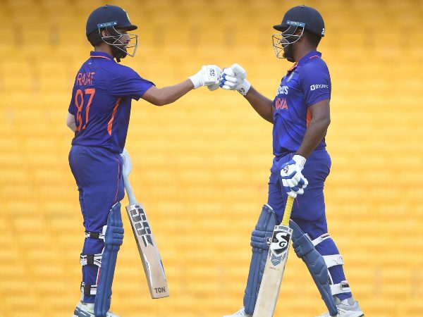 ಪೃಥ್ವಿ ಶಾ 77 ರನ್ ಗಳಿಸಿದರೆ, ರುತುರಾಜ್ ಗಾಯಕ್ವಾಡ್ (30)