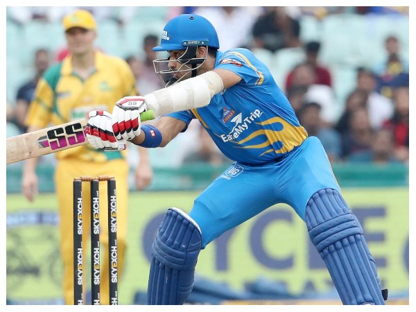 ನಮನ್ ಓಜಾ ಏಕಾಂಗಿ ಹೋರಾಟ 