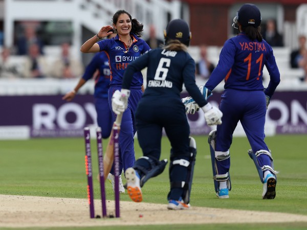 ದಿಢೀರ್ ಕುಸಿತ ಇಂಗ್ಲೆಂಡ್ ವನಿತೆಯರು 