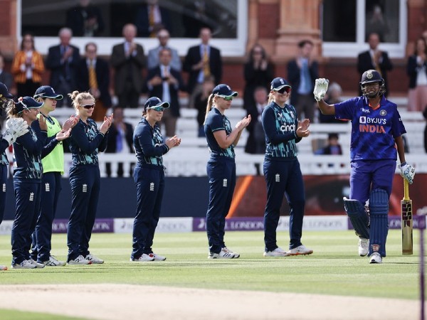 ಜೂಲನ್ ಗೋಸ್ವಾಮಿಗೆ ಲಾರ್ಡ್ಸ್‌ ಮೈದಾನದಲ್ಲಿ ವಿಶೇಷ ಗೌರವ