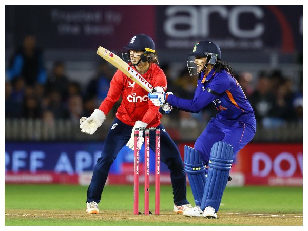 ಆಡುವ ಬಳಗ ಹೀಗಿದೆ