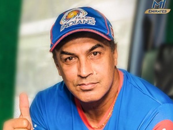 ರಾಬಿನ್ ಸಿಂಗ್ 2010ರಲ್ಲಿ ಮುಂಬೈ ಇಂಡಿಯನ್ಸ್ ಕೋಚಿಂಗ್ ತಂಡ ಸೇರಿದರು 