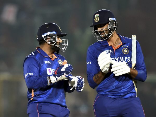 ಆಡಳಿತ ಮಂಡಳಿ ಅಕ್ಷರ್ ಪಟೇಲ್ ಆಯ್ಕೆ ಮಾಡುತ್ತದೆ