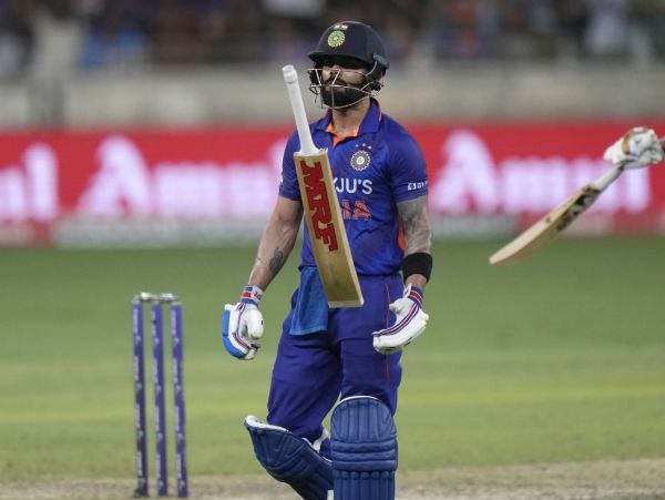 ಆಪತ್ಬಾಂಧವನಾದ ಕೊಹ್ಲಿ, ಆದರೆ ಅರ್ಧಶತಕ ವ್ಯರ್ಥ 