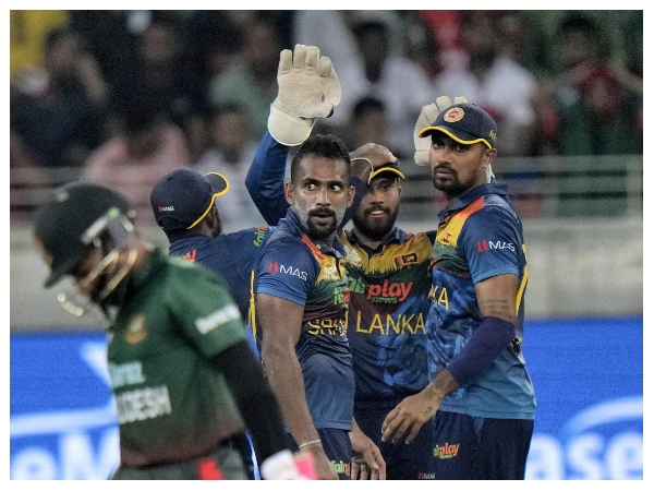 ಶಬ್ಬಾಷ್‌ಗಿರಿ ನೀಡಿದ ಜಯವರ್ದನೆ