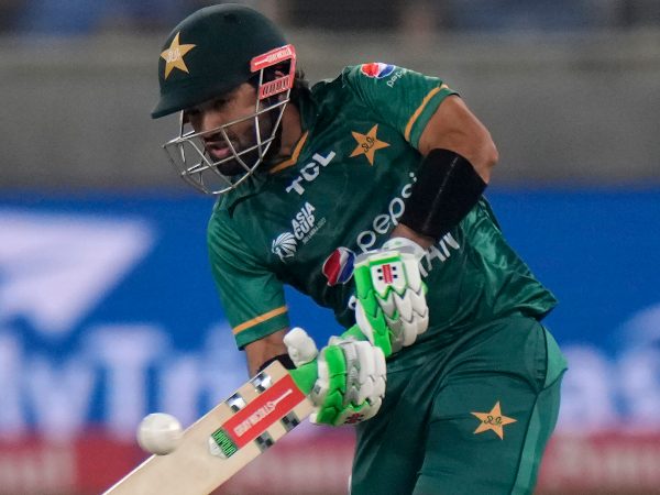 ಮೊಹಮ್ಮದ್ ರಿಜ್ವಾನ್ 49 ಎಸೆತಗಳಲ್ಲಿ 55 ರನ್