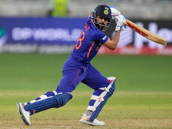 ಮುಕ್ತವಾಗಿ ಬ್ಯಾಟ್ ಮಾಡಲು ಅವಕಾಶ ಮಾಡಿಕೊಟ್ಟರು