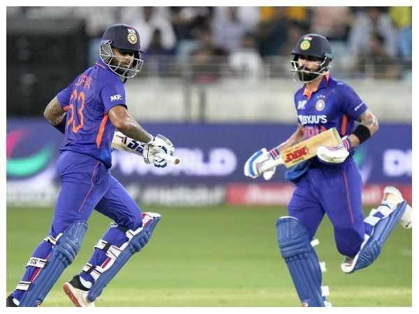 ಹಳೆಯ ಆತ್ಮವಿಶ್ವಾಸ ಪ್ರದರ್ಶಿಸಿರುವ ವಿರಾಟ್ ಕೊಹ್ಲಿ ಹಳೆಯ ಆತ್ಮವಿಶ್ವಾಸ ಪ್ರದರ್ಶಿಸಿರುವ ವಿರಾಟ್ ಕೊಹ್ಲಿ