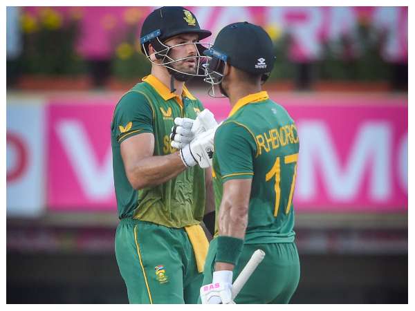 ಭಾರತದ ಬೌಲರ್ಗಳನ್ನ ಕಾಡಿದ ರೀಜಾ ಹೆಂಡ್ರಿಕ್ಸ್ ಮತ್ತು ಮರ್ಕ್ರಾಮ್ ಭಾರತದ ಬೌಲರ್ಗಳನ್ನ ಕಾಡಿದ ರೀಜಾ ಹೆಂಡ್ರಿಕ್ಸ್ ಮತ್ತು ಮರ್ಕ್ರಾಮ್