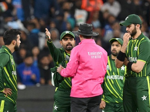  ಪಾಕ್ ಅಭಿಮಾನಿಗಳ ಕಿರಿಕ್ 