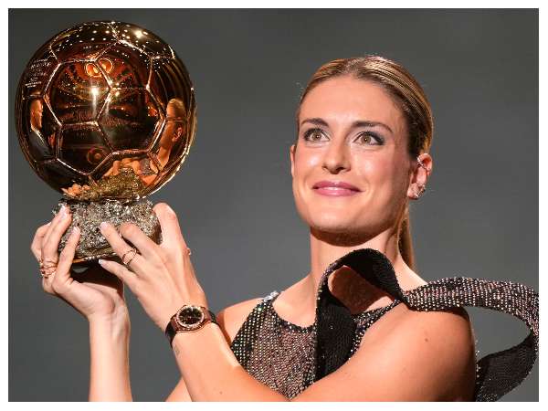 ಅಲೆಕ್ಸಿಯಾ ಪುಟೆಲಾ ಅತ್ಯುತ್ತಮ ಮಹಿಳಾ ಆಟಗಾರ್ತಿ ಪ್ರಶಸ್ತಿ