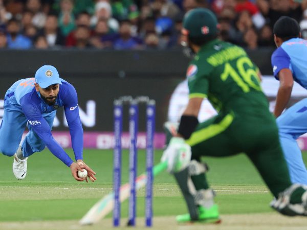 ಮೆಲ್ಬೋರ್ನ್‌ನಲ್ಲಿ ವಿಫಲವಾದ ಪಾಕಿಸ್ತಾನದ ಆರಂಭಿಕ ಜೋಡಿ 