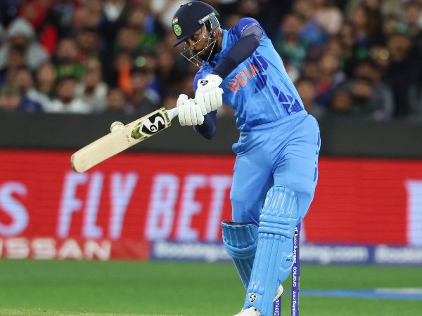 ಹಾರ್ದಿಕ್ ಪಾಂಡ್ಯ- ವಿರಾಟ್ ಕೊಹ್ಲಿ 113 ರನ್‌ಗಳ ಜೊತೆಯಾಟ