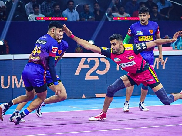 ಬೆಂಗಳೂರು ಬುಲ್ಸ್, ದಬಾಂಗ್ ಡೆಲ್ಲಿ ಆಟಗಾರರು