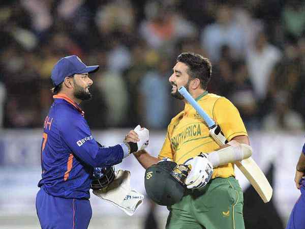 ಎಡಗೈ ಆಟಗಾರನನ್ನು ತಂಡದಲ್ಲಿ ಆಯ್ಕೆ ಮಾಡಬೇಕು