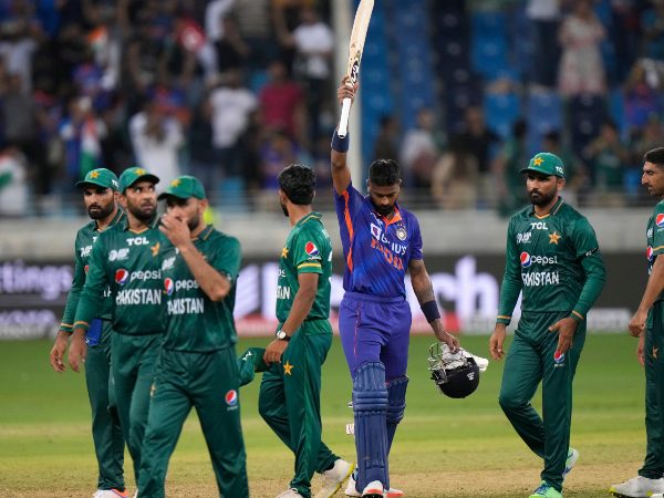 ಪಾಕಿಸ್ತಾನವನ್ನು ಆಕ್ರಮಣಕಾರಿಯಾಗಿ ಎದುರಿಸಬೇಕಿದೆ