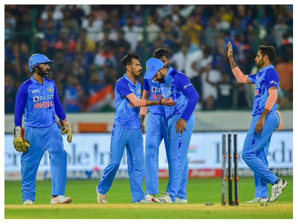 ಫೀಲ್ಡಿಂಗ್ ಬಗ್ಗೆ ಎಚ್ಚರಿಕೆ ನೀಡಿದ ಶಾಸ್ತ್ರಿ 