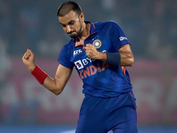 ಬೌಲರ್‌ಗಳು: ಆರ್ ಅಶ್ವಿನ್, ಹರ್ಷಲ್ ಪಟೇಲ್, ಅರ್ಶದೀಪ್, ಭುವನೇಶ್ವರ್ 