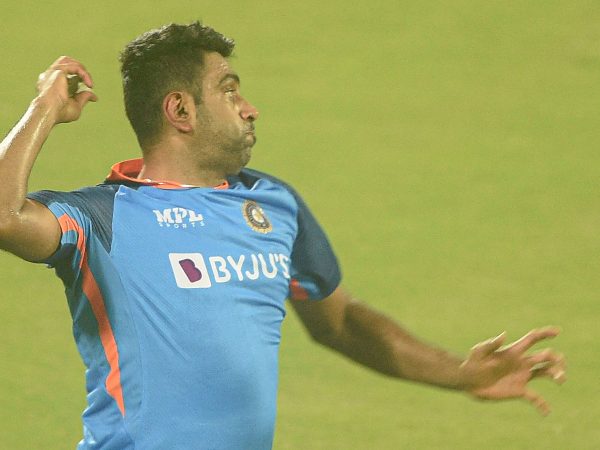 ನಾಲ್ಕು ಓವರ್‌ಗಳಲ್ಲಿ 8 ರನ್‌ ನೀಡಿರುವ ಅಶ್ವಿನ್