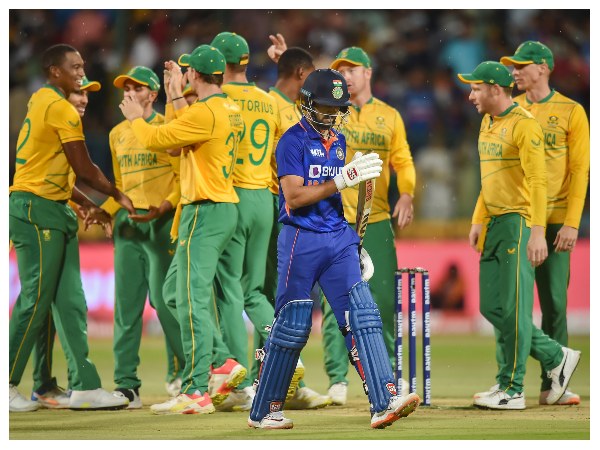 ಇತ್ತಂಡಗಳ ಸಂಭಾವ್ಯ ಆಡುವ ಬಳಗ ಹೀಗಿದೆ