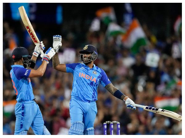 ವಿಶ್ವಕಪ್‌ನಲ್ಲಿ ಸತತ ಎರಡನೇ ಅರ್ಧ ಶತಕ ದಾಖಲಿಸಿದ ಕೊಹ್ಲಿ 