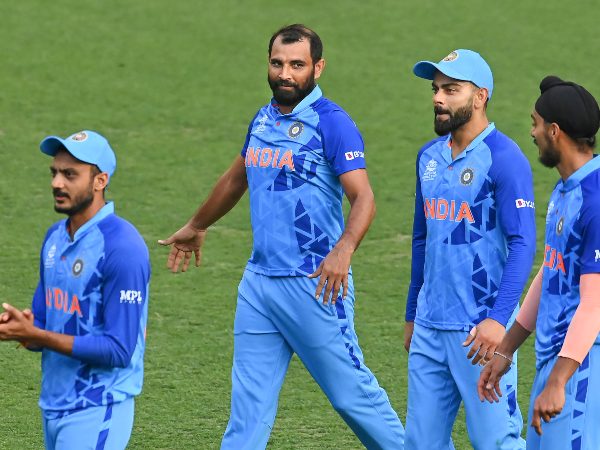 ಉಸಿರುಕಟ್ಟುವ ಬೌಲಿಂಗ್ ಪ್ರದರ್ಶನ ನೀಡಿದ ಮೊಹಮ್ಮದ್ ಶಮಿ 