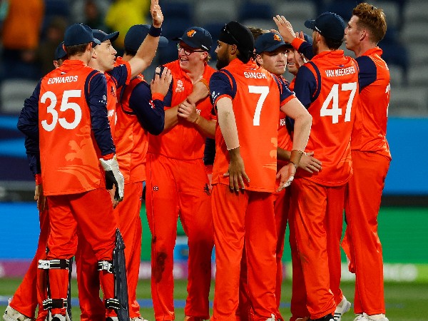 ನೆದರ್ಲ್ಯಾಂಡ್ಸ್ ಉತ್ತಮ ಬೌಲಿಂಗ್ ಪ್ರದರ್ಶನ 