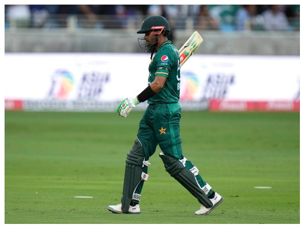 ಪಾಕ್ಗೆ ಪಂದ್ಯ ಗೆಲ್ಲಿಸಿಕೊಟ್ಟ ಮಧ್ಯಮ ಕ್ರಮಾಂಕ ಪಾಕ್ಗೆ ಪಂದ್ಯ ಗೆಲ್ಲಿಸಿಕೊಟ್ಟ ಮಧ್ಯಮ ಕ್ರಮಾಂಕ