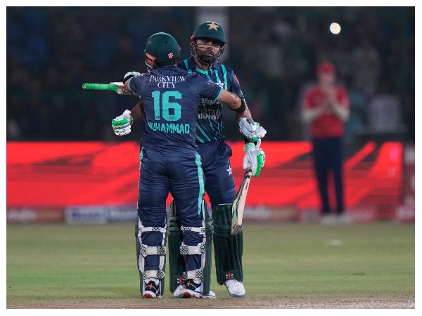 ಸರಣಿ ಗೆದ್ದ ಪಾಕ್: ಬಲಿಷ್ಠ ತಂಡಗಳಿಗೆ ಎಚ್ಚರಿಕೆ ಸಂದೇಶ ಸರಣಿ ಗೆದ್ದ ಪಾಕ್: ಬಲಿಷ್ಠ ತಂಡಗಳಿಗೆ ಎಚ್ಚರಿಕೆ ಸಂದೇಶ