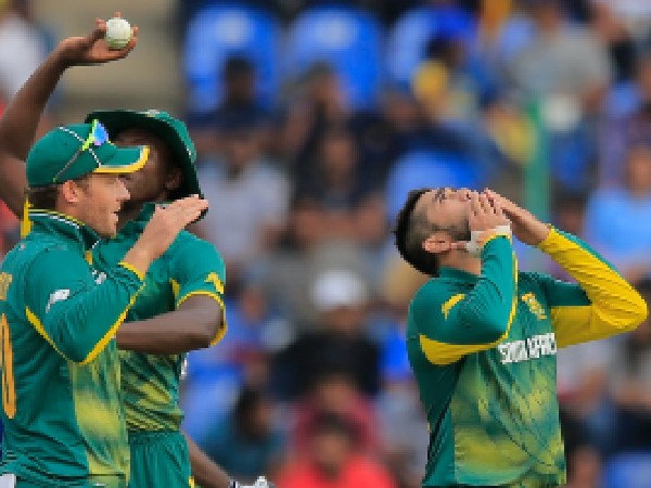 ಅತಿ ಹಚ್ಚು ರನ್ ಬಿಟ್ಟುಕೊಟ್ಟ ಎಡಗೈ ಸ್ಪಿನ್ನರ್‍