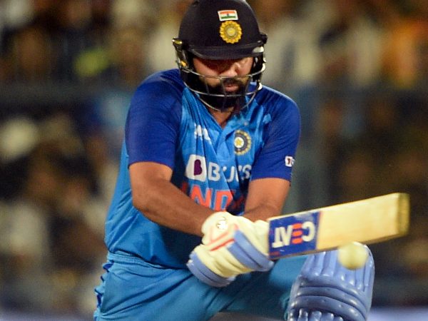 ರೋಹಿತ್ ಶರ್ಮಾ 37 ಎಸೆತಗಳಲ್ಲಿ 43 ರನ್