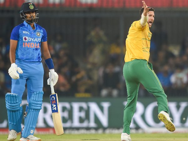 ಮೊದಲ 10 ಓವರ್‌ಗಳಲ್ಲಿ ಪ್ರಮುಖ ಬ್ಯಾಟರ್‌ಗಳ ವಿಕೆಟ್