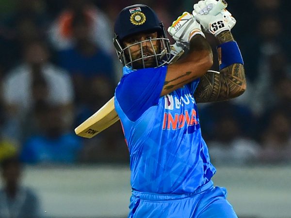 ಬ್ಯಾಕ್-ಫುಟ್ ಕವರ್ ಡ್ರೈವ್‌ಗಳನ್ನು ಮತ್ತು ಕೆಲವು ಸುಂದರವಾದ ಕವರ್ ಡ್ರೈವ್‌