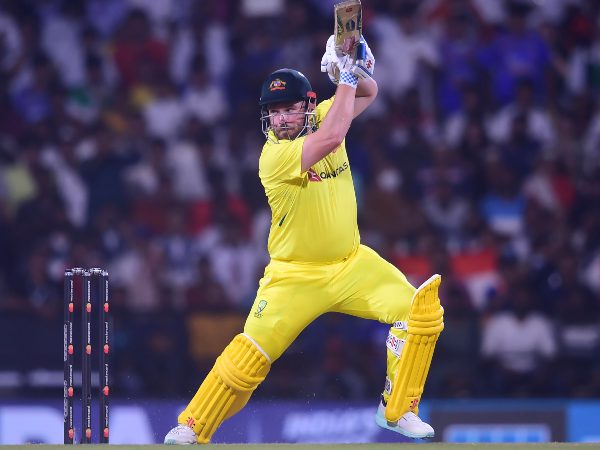 ಆಸೀಸ್ 20 ಓವರ್‌ಗಳಲ್ಲಿ 180 ರನ್‌ಗಳಿಗೆ ಸರ್ವಪತನ