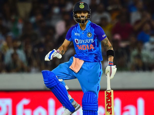 ವಿರಾಟ್ ಕೊಹ್ಲಿ ಉತ್ತಮ ಫಾರ್ಮ್ಗೆ ಮರಳಿದರು ವಿರಾಟ್ ಕೊಹ್ಲಿ ಉತ್ತಮ ಫಾರ್ಮ್ಗೆ ಮರಳಿದರು