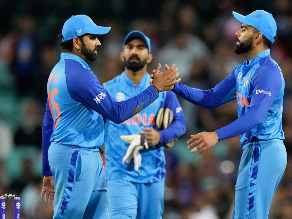 ಕ್ರಿಸ್ ಗೇಲ್ ಅವರನ್ನು ಹಿಂದಿಕ್ಕಿದ ವಿರಾಟ್ ಕೊಹ್ಲಿ 