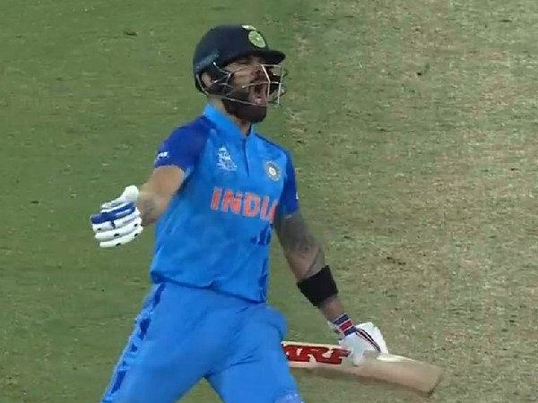 ಕೊನೆಯ ಓವರ್ ನಲ್ಲಿ ಥ್ರಿಲ್ಲರ್ ಕೊನೆಯ ಓವರ್ ನಲ್ಲಿ ಥ್ರಿಲ್ಲರ್