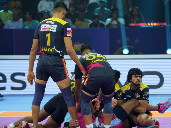 ಡಿಫೆಂಡರ್‌ಗಳ ಉತ್ತಮ ಪ್ರದರ್ಶನ 