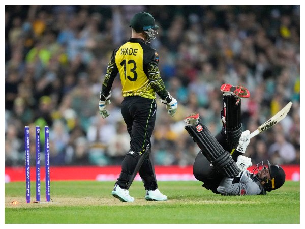 ಮೊದಲ ಪಂದ್ಯದಲ್ಲಿಯೇ ಭಾರೀ ಹಿನ್ನಡೆ 