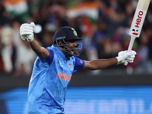 2022ರ ಐಸಿಸಿ ಟಿ20 ವಿಶ್ವಕಪ್‌ನಲ್ಲಿ ರವಿಚಂದ್ರನ್ ಅಶ್ವಿನ್ ಬೌಲಿಂಗ್ ಸಾಧನೆ