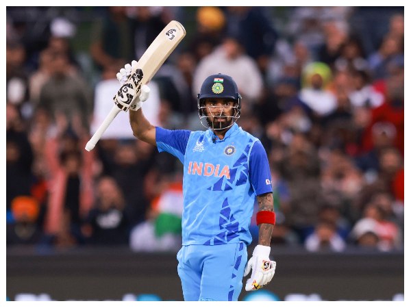 ರಾಹುಲ್ ಯಾವಾಗಲೂ ಫಾರ್ಮ್ನಲ್ಲೆ ಇರುತ್ತಾರೆ ಎಂದ ಗಂಭೀರ್ ರಾಹುಲ್ ಯಾವಾಗಲೂ ಫಾರ್ಮ್ನಲ್ಲೆ ಇರುತ್ತಾರೆ ಎಂದ ಗಂಭೀರ್