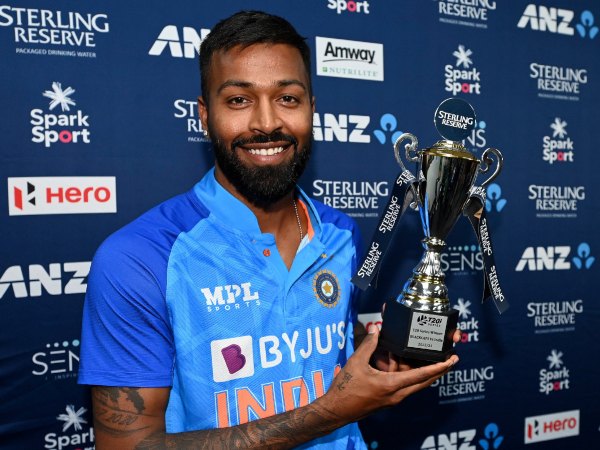 ಅರ್ಶ್‌ದೀಪ್ 4 ಓವರ್‌ಗಳಲ್ಲಿ 37 ರನ್‌ ನೀಡಿ 4 ವಿಕೆಟ್