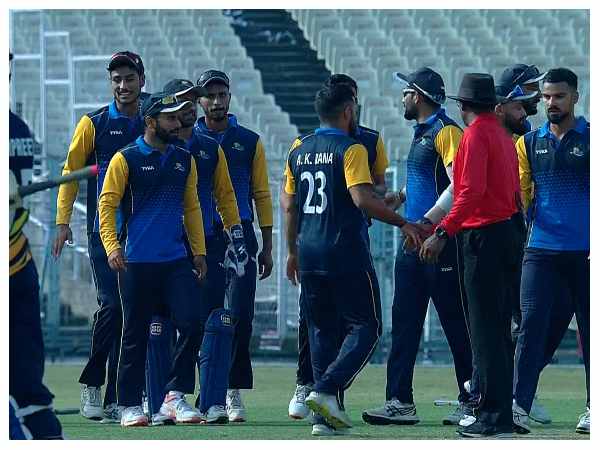 ಮುಂಬೈ ಮತ್ತು ಹಿಮಾಚಲ ಪ್ರದೇಶ ಸ್ಕ್ವಾಡ್ ಮುಂಬೈ ಮತ್ತು ಹಿಮಾಚಲ ಪ್ರದೇಶ ಸ್ಕ್ವಾಡ್