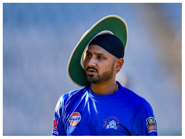 ಕೋಚ್ ಸ್ಥಾನಕ್ಕೆ ನೆಹ್ರಾ ಸೂಕ್ತ ಎಂದಿದ್ದ ಹರ್ಭಜನ್