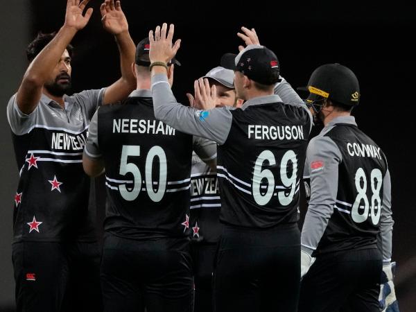 ತಂಡವು ಭವಿಷ್ಯವನ್ನು ನೋಡಬೇಕಾಗಿದೆ ಎಂದ ಕೋಚ್