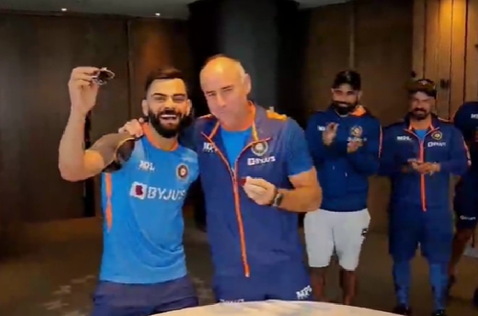 Team India Players Celebrate Virat Kohlis 34th Birthday In Melbourne Team India Players Celebrate Virat Kohlis 34th Birthday In Melbourne